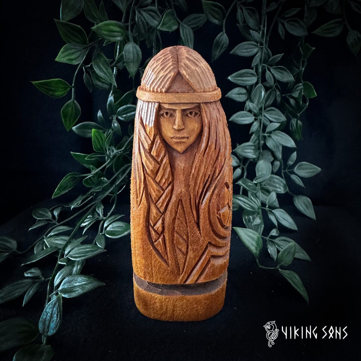 Handgeschnitzte Götterfigur - Frigg