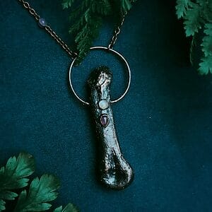 Verkupferter Knochen Halskette mit Halbedelsteinen