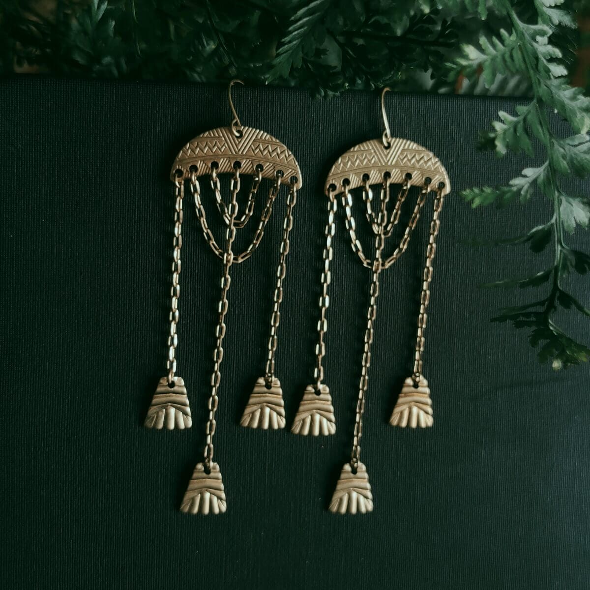 Antike Schätze Hängeohrringe – Bild 7