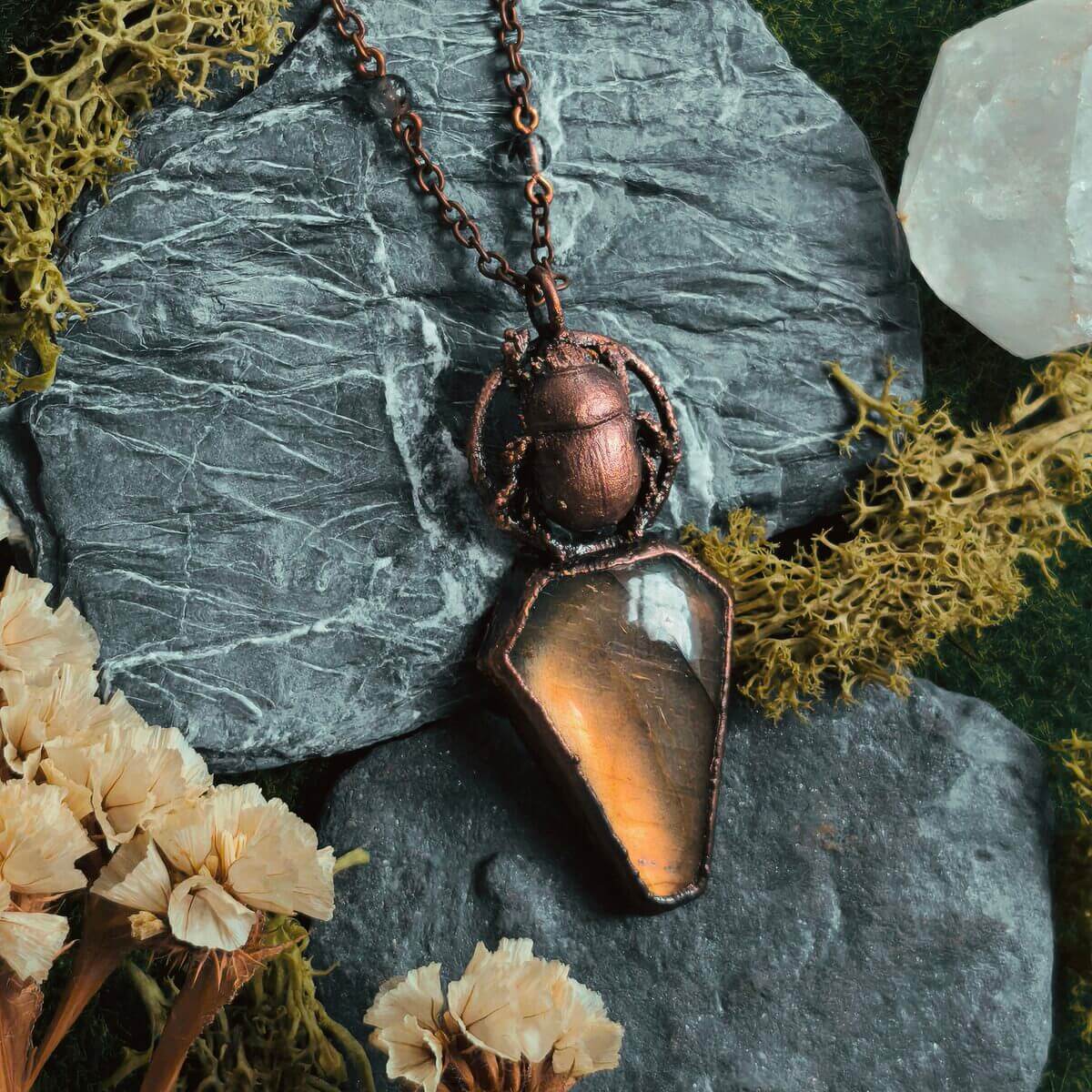 Kupferkette mit echtem Käfer & goldfarbenem Labradorit