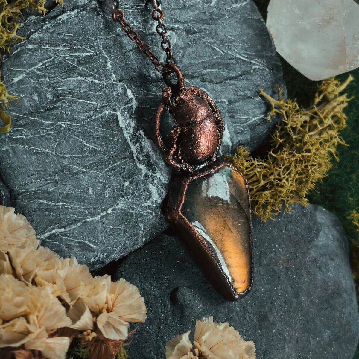 Kupferkette mit echtem Käfer & goldfarbenem Labradorit – Bild 9