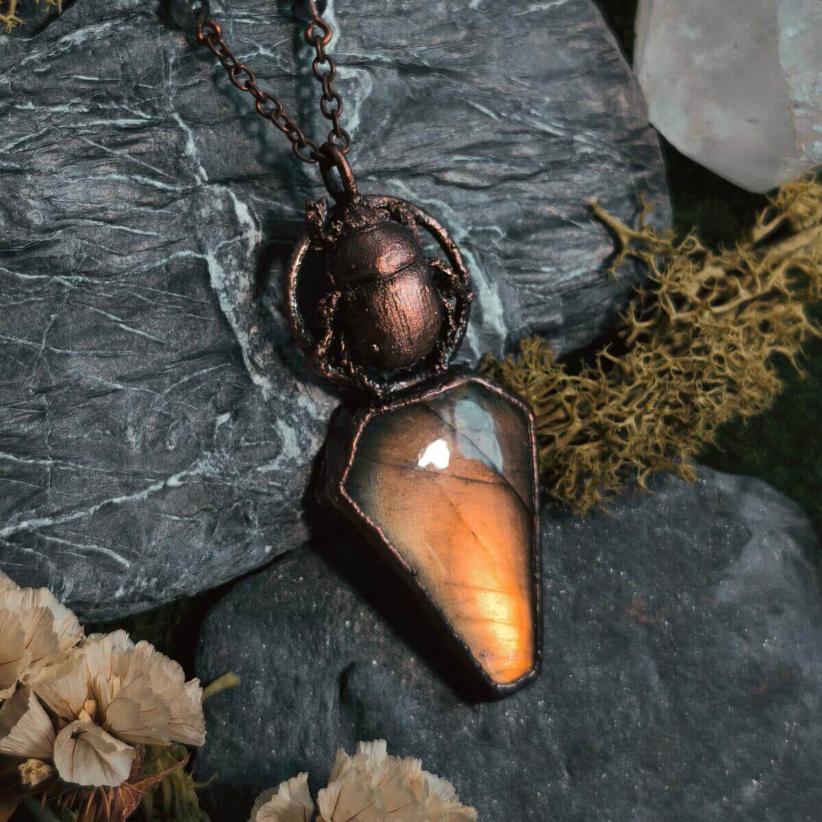 Kupferkette mit echtem Käfer & goldfarbenem Labradorit – Bild 4