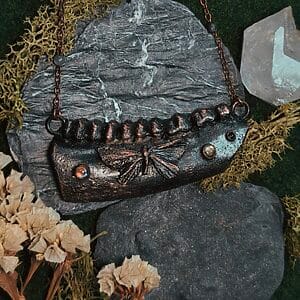 Statement Kette mit echtem Rehkiefer, Motte, Labradorit & Onyx