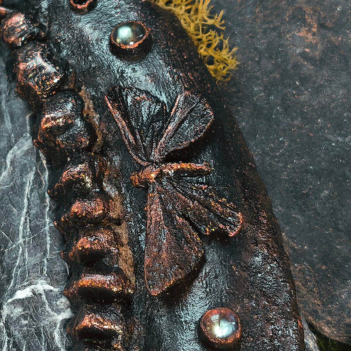 Statement Kette mit echtem Rehkiefer, Motte, Labradorit & Onyx โ Bild 4