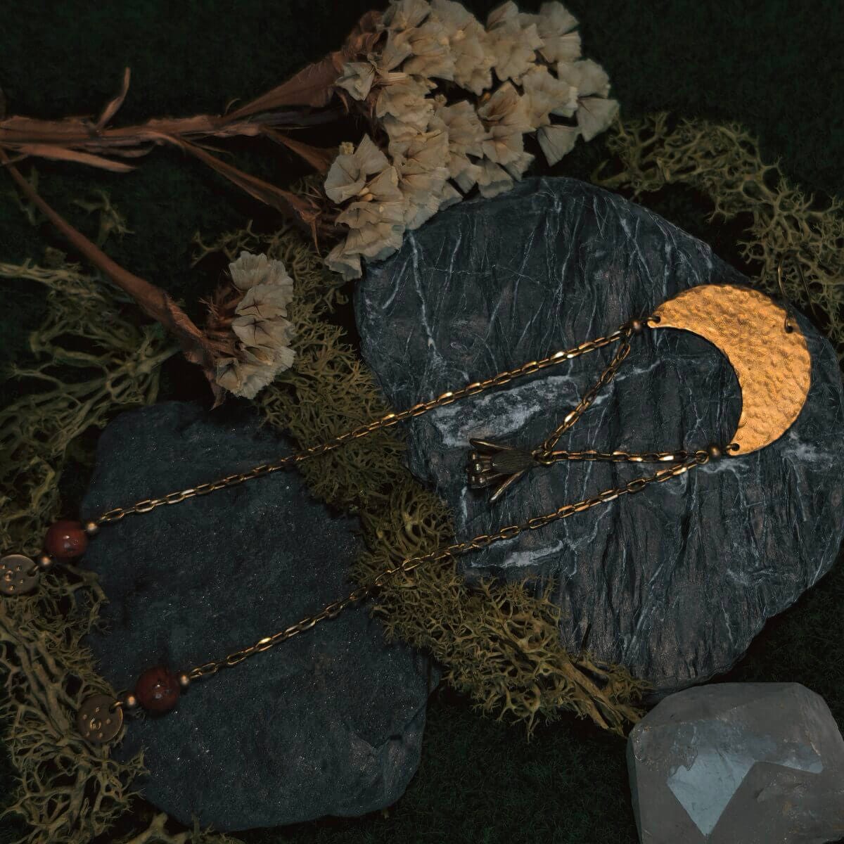 Lange florale Messing-Ohrringe mit rotem Jaspis – Antike Göttinnen Ohrringe – Bild 8